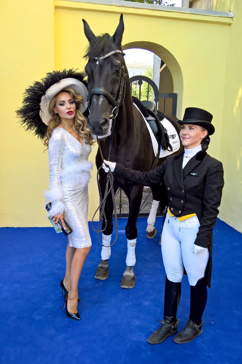 Анна Калашникова знает толк в элитных жеребцах.