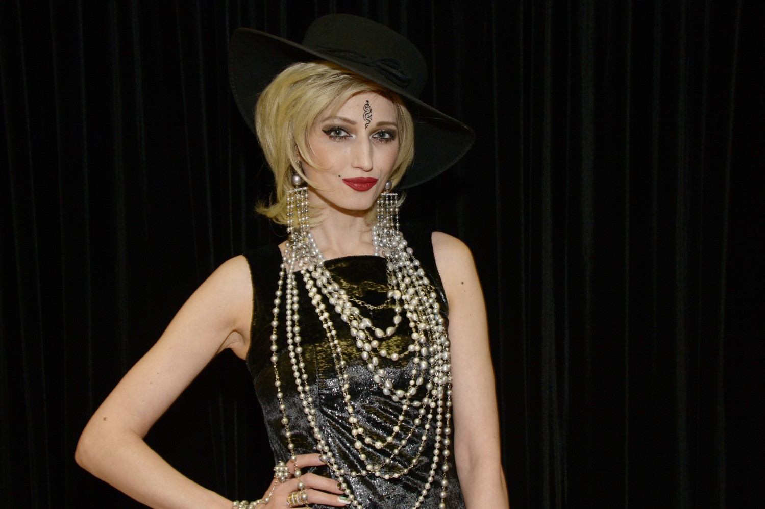 Певица Лама Сафонова в своем Instagram ведет дневник, в котором описывает в подробностях борьбу с недугом.