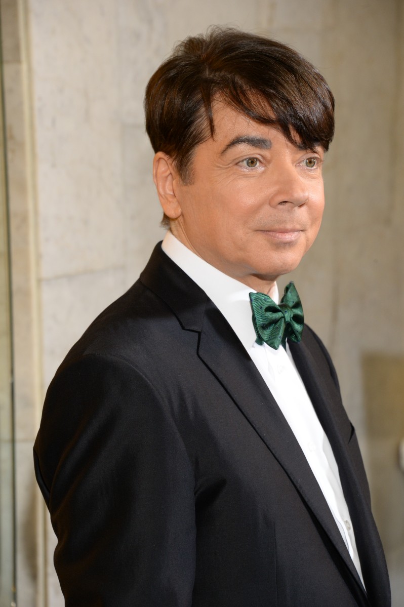 Дизайнер Валентин Юдашкин, по словам Кобзона, довел дело до метастаз.