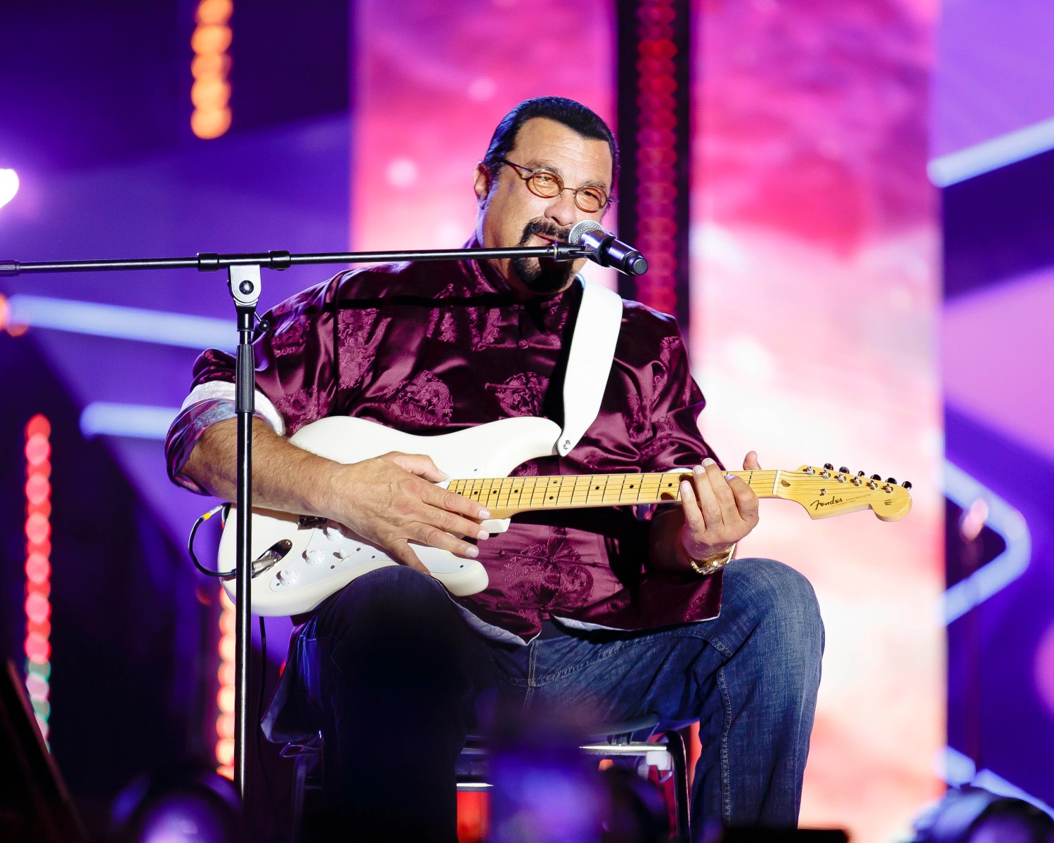 Голливудский актер Стивен Сигал.