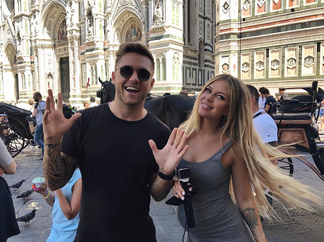 Бурный роман им удавалось скрывать почти полгода.