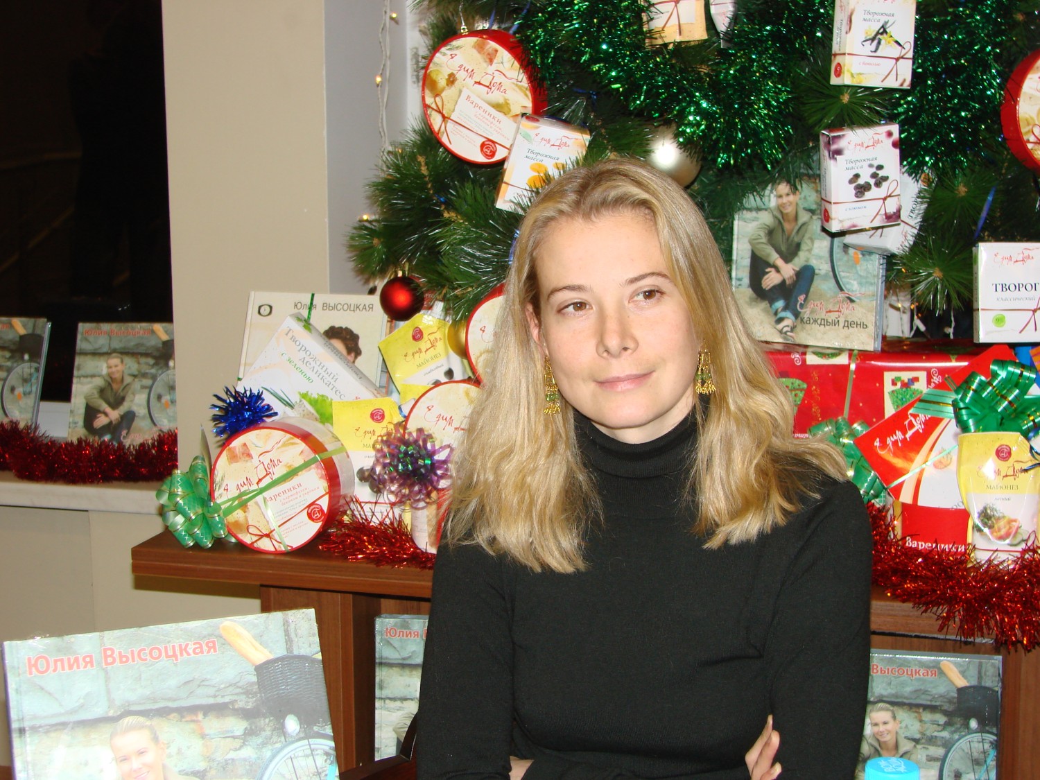 Юлия прекрасна даже без косметики.