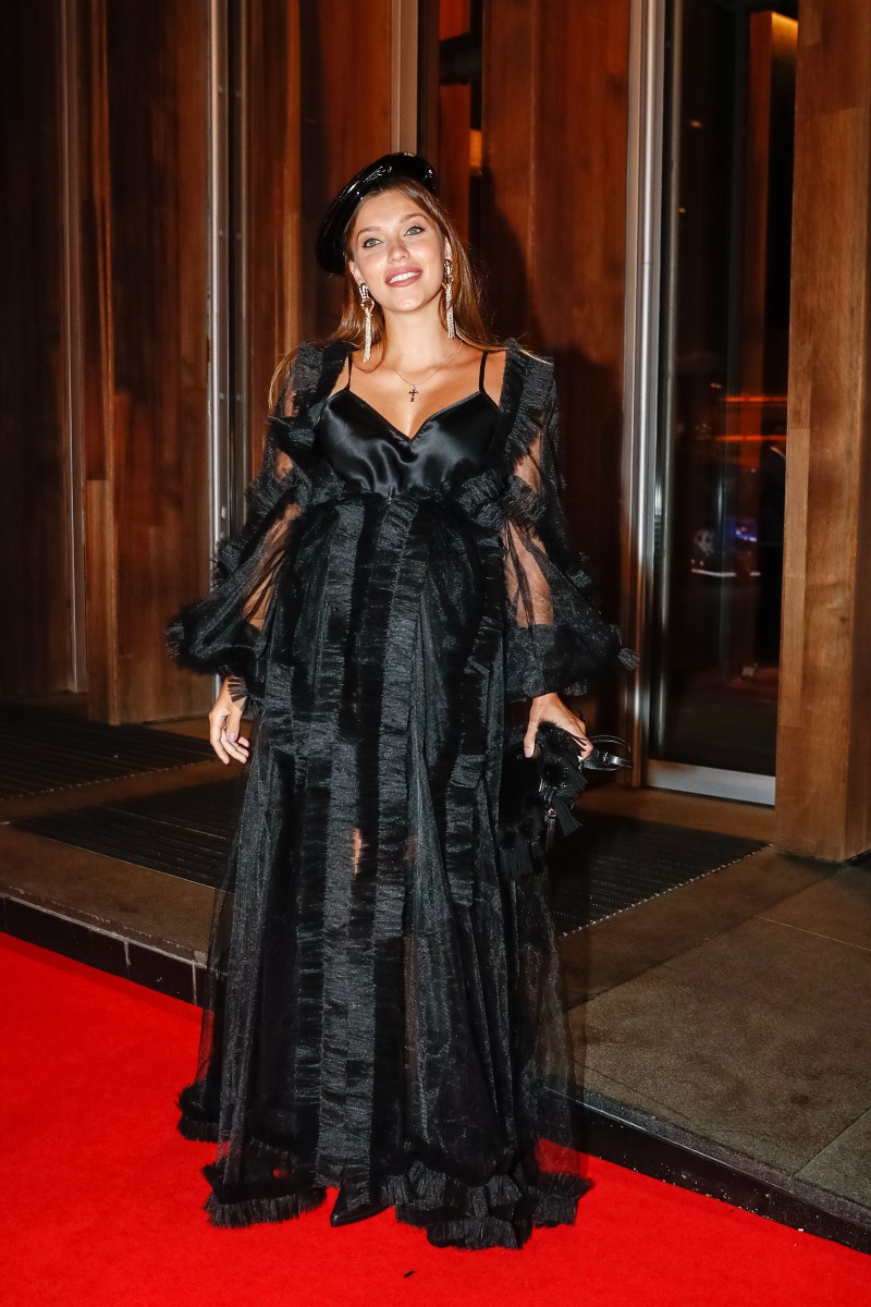 Телеведущая Регина Тодоренко.