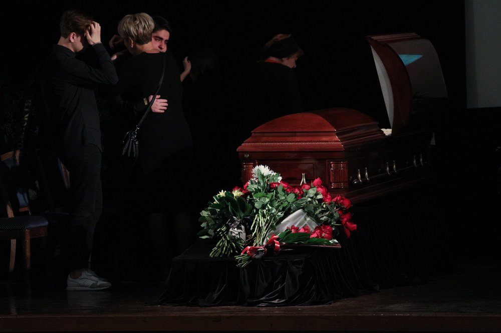 Родственники Карцева не скрывали слез.