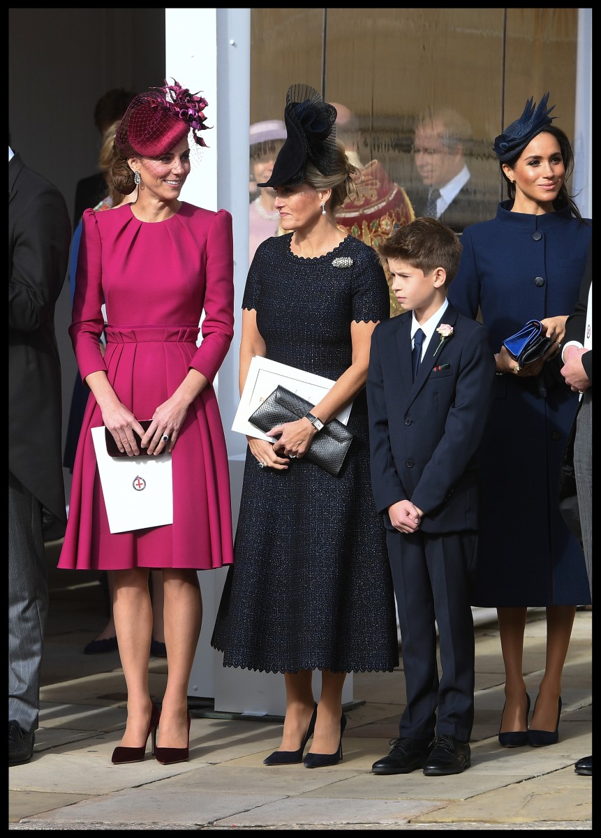 Кейт Миддлтон (слева) и Меган Маркл (справа) в числе почетных гостей.