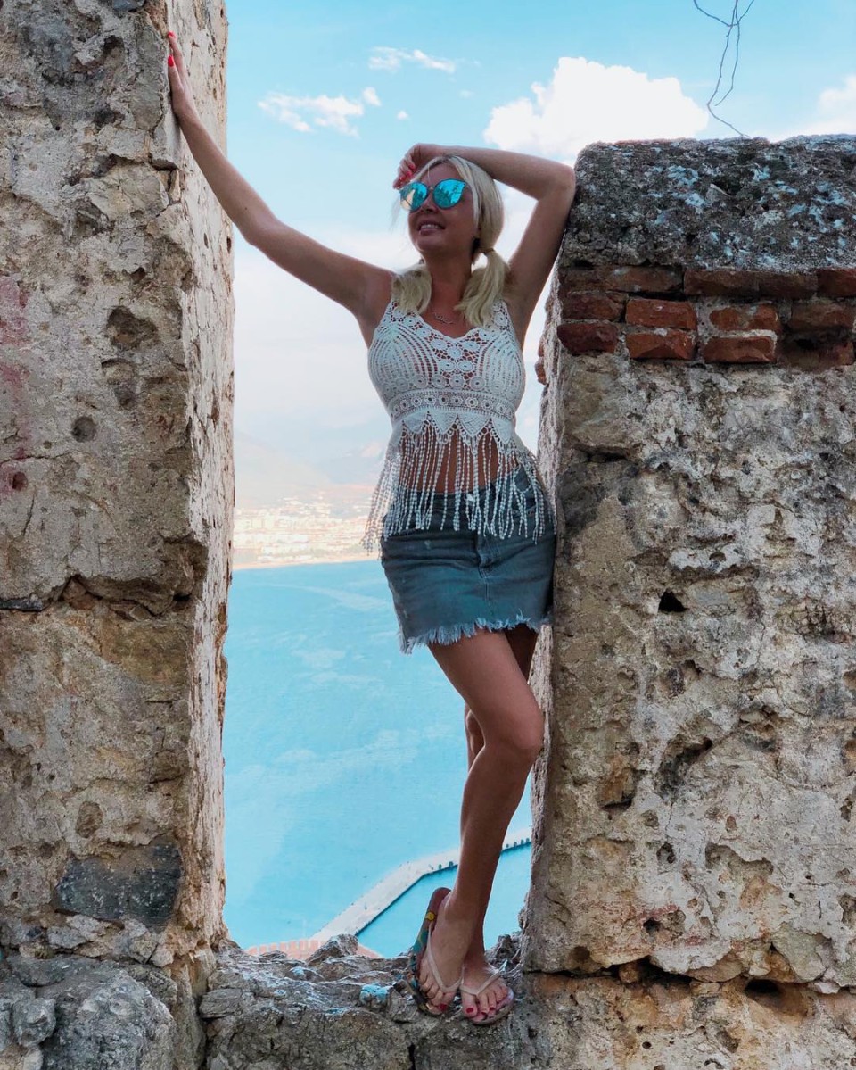 Недавно телезвезда разместила необработанные снимки на турецком пляже