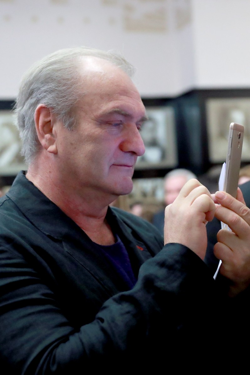 Актер Александр Балуев.