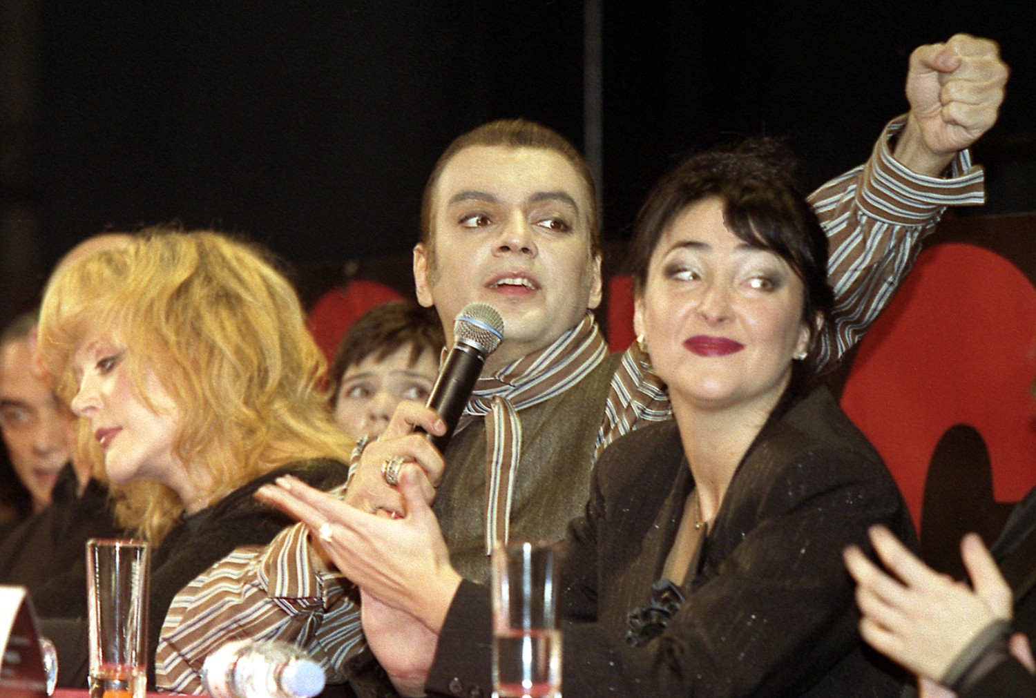 В свое время Лолита была близка с Аллой Пугачевой и ее тогдашним мужем Филиппом Киркоровым.