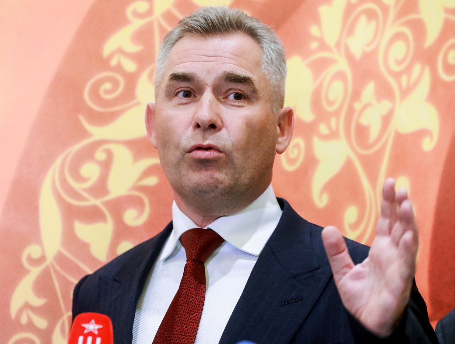 Адвокат, телеведущий Павел Астахов.