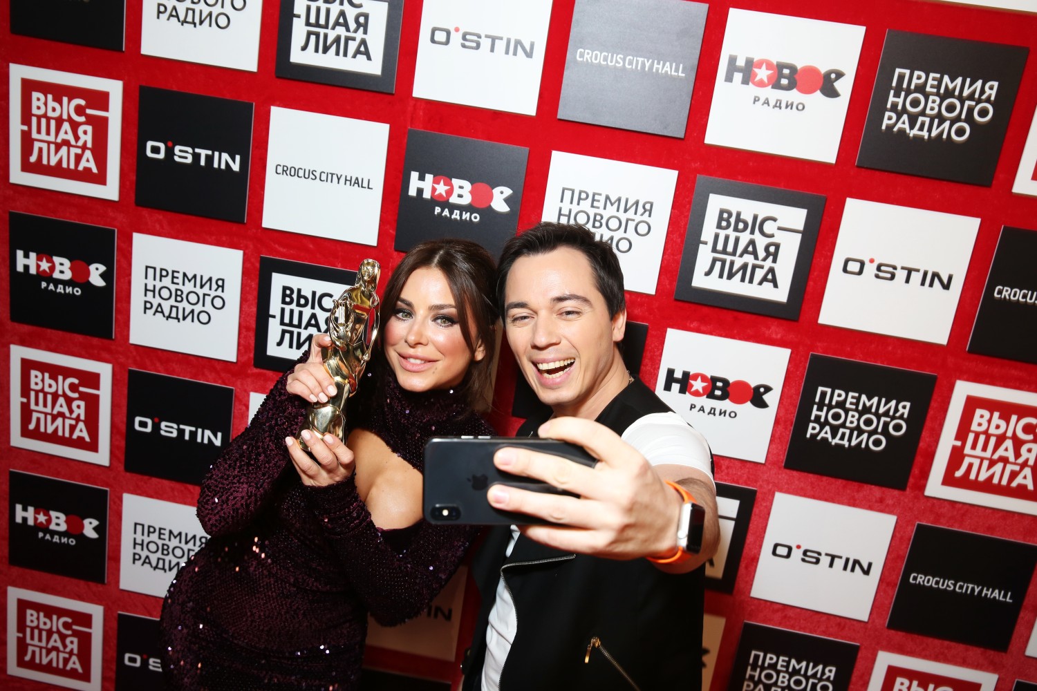 Родион Газманов и Ани Лорак: селфи на память.