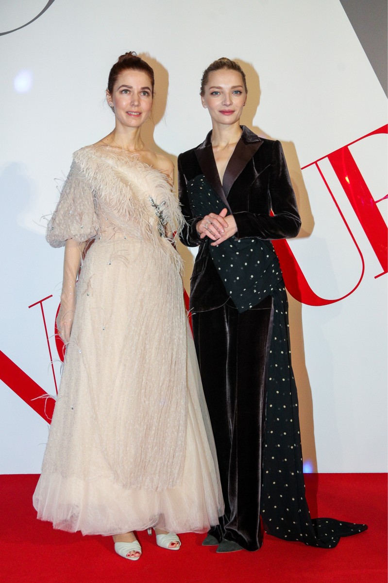 Дизайнер Алена Ахмадуллина и актриса Екатерина Вилкова.