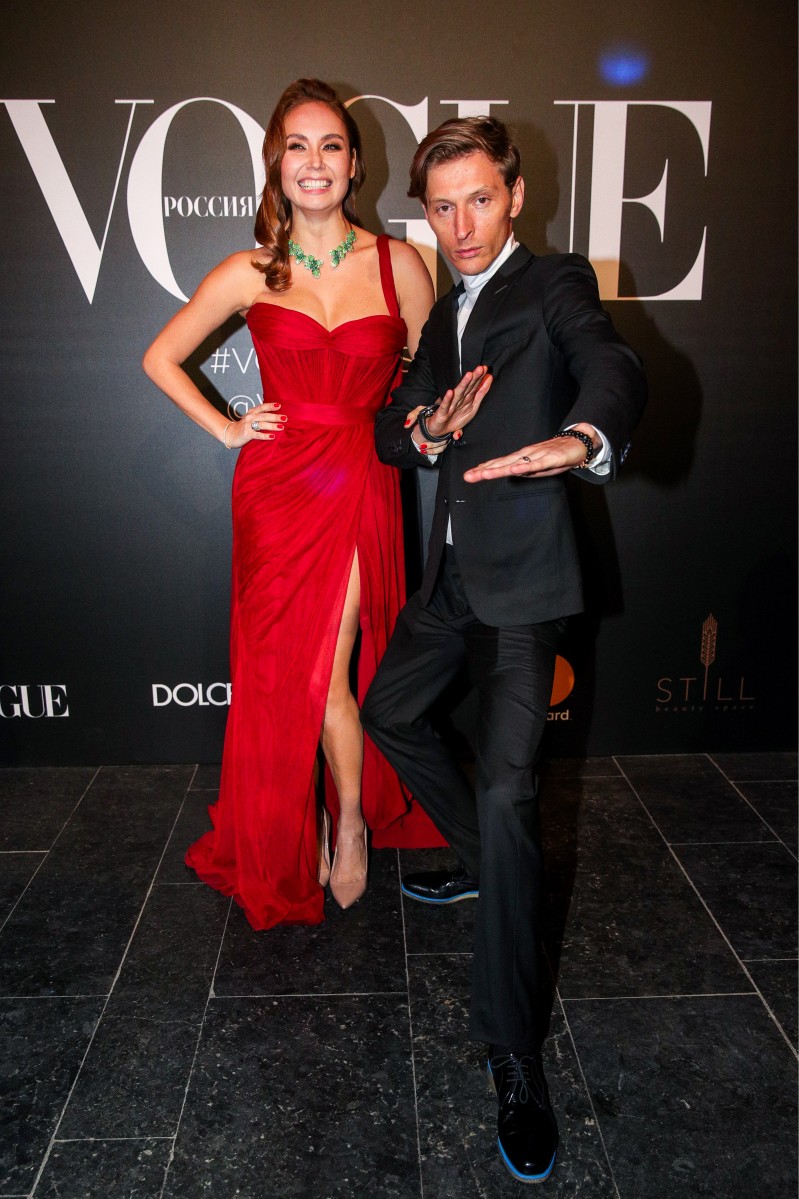 Ведущая Ляйсан Утяшева с мужем, комиком Павлом Волей.