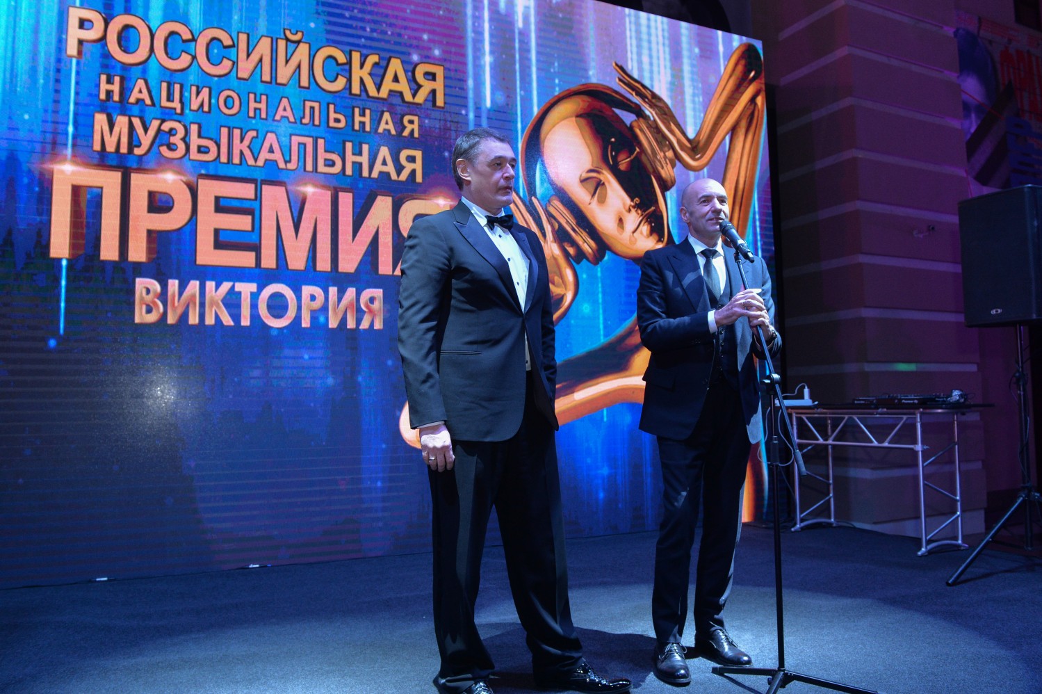 Игорь Крутой и Юрий Кости на сцене Кремля.