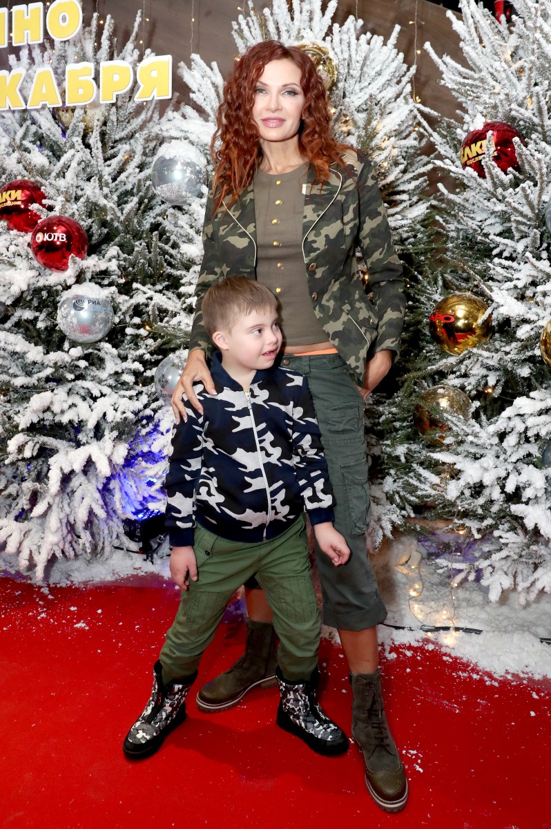 Актриса Эвелина Бледанс и ее сын Семен.