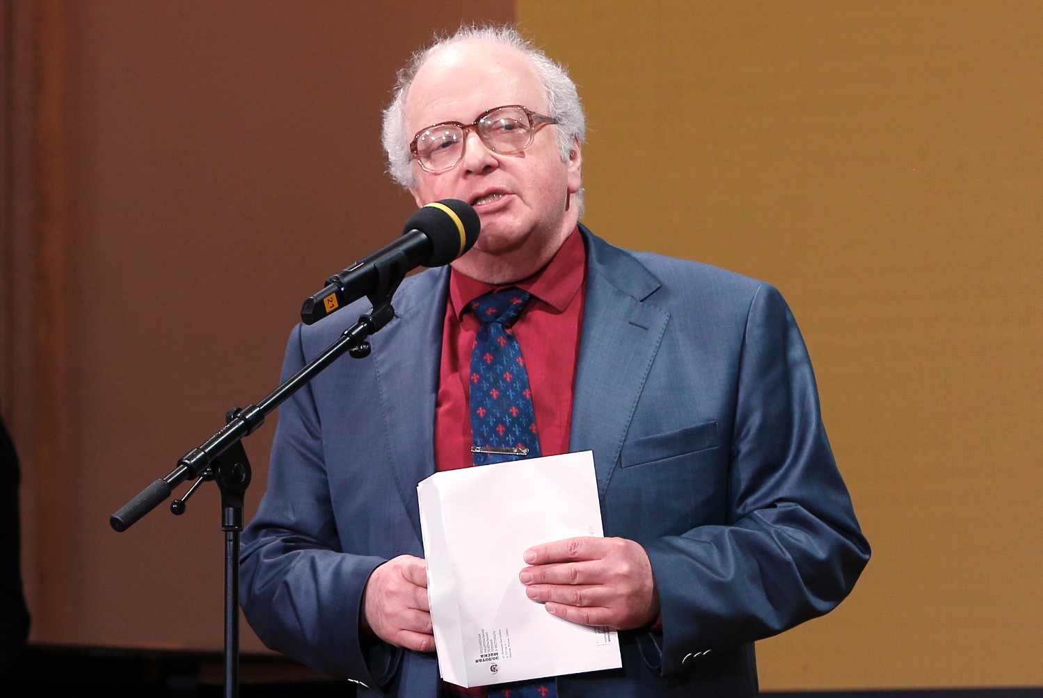 Актер Павел Любимцев.