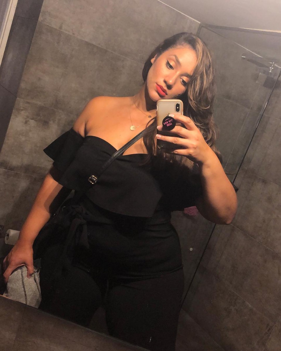 Эрика ведет собственную страницу в Instagram