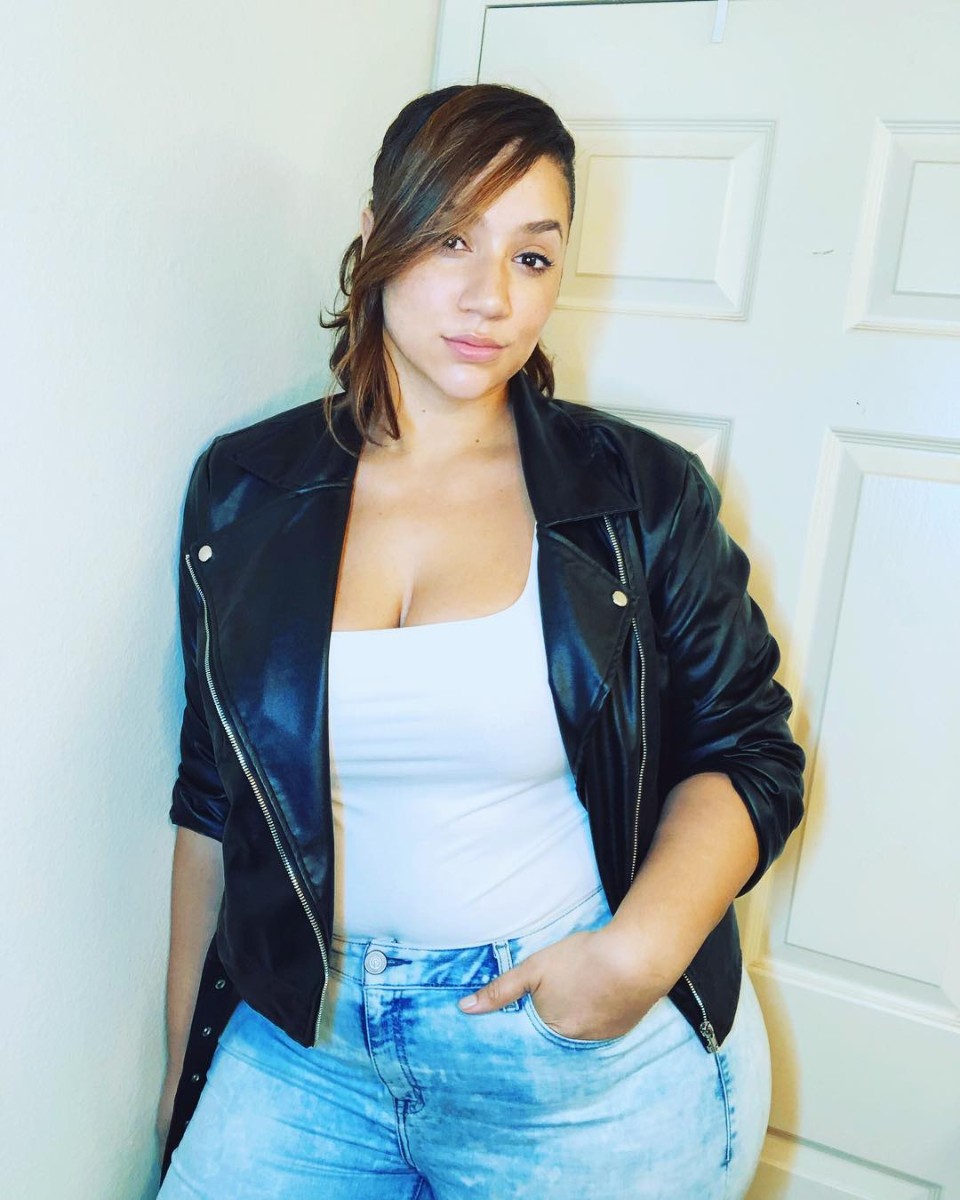 Девушка публикует кадры, сделанные во время фотосессий