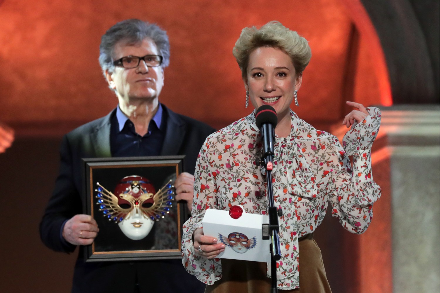 Президент премии и фестиваля "Золотая маска" актер Игорь Костолевский и актриса Чулпан Хаматова.
