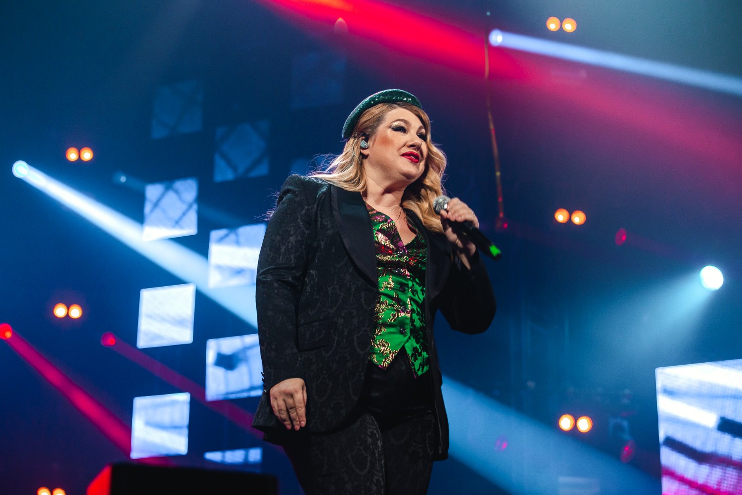 Певица Ева Польна.