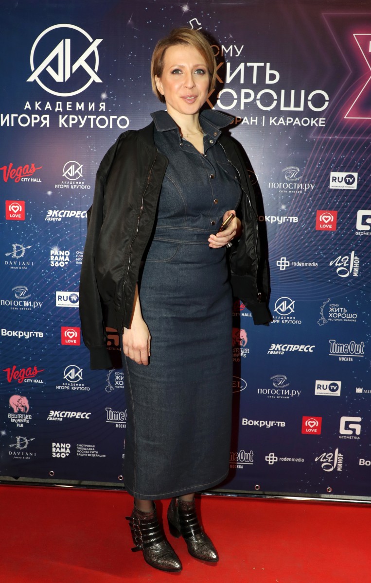 Телеведущая Яна Чурикова.