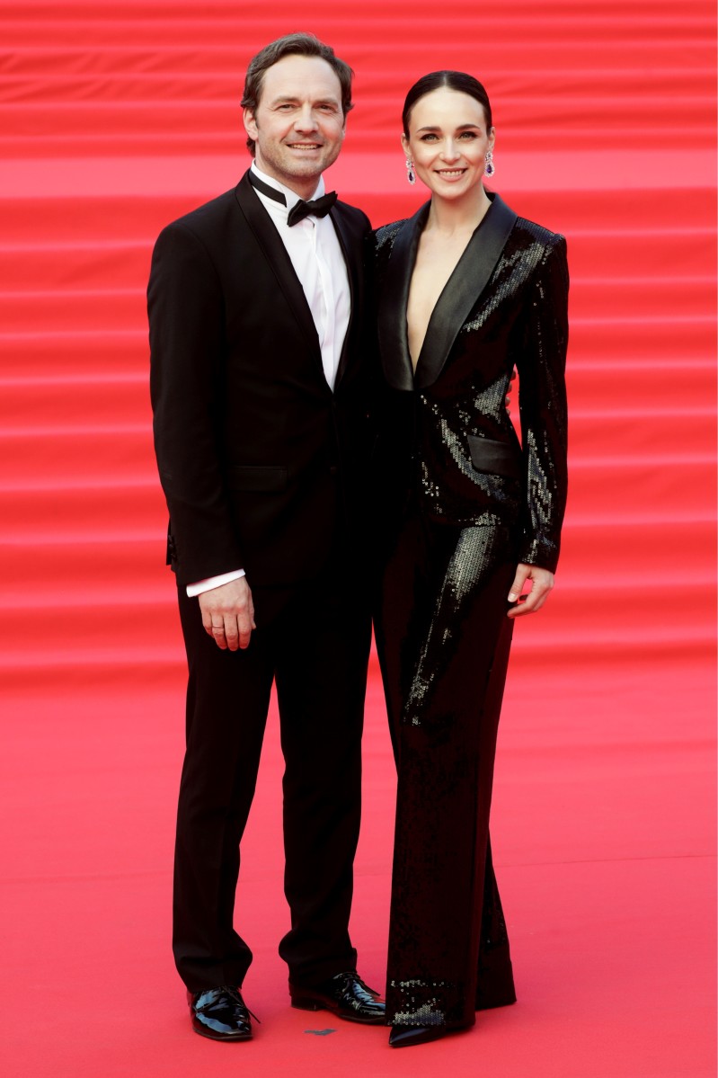 Шоумен Виктор Васильев и актриса Анна Снаткина.