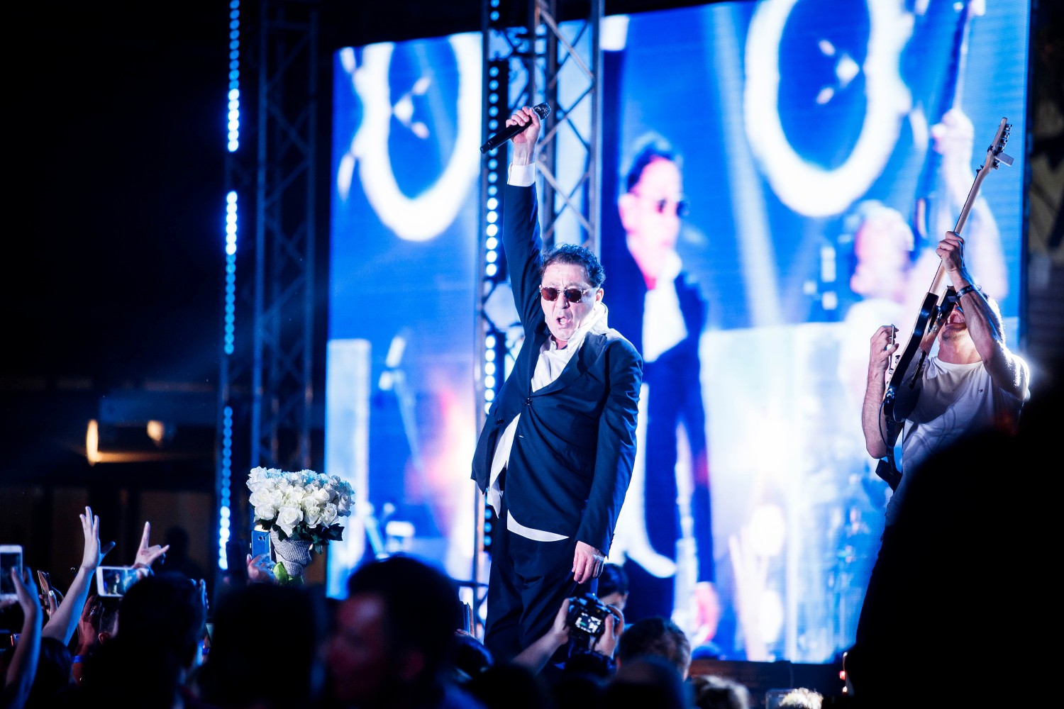 Григорий Лепс всегда на коне.