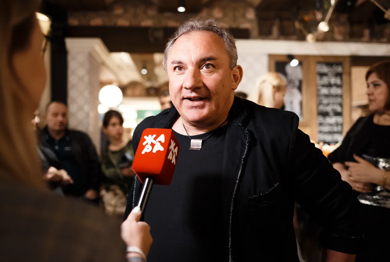 Шоумен Николай Фоменко.