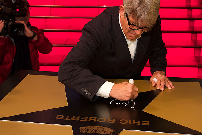 Торжественное подписание звезды прошло в рамках церемонии награждения российской международной кинопремии "Капля"