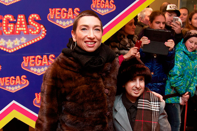 Публика ликовала, увидев звезд "Американской истории ужасов" Наоми Гроссман Бена Вульфа