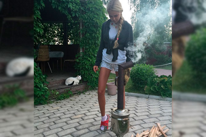 Любовь к красно-белому у Марии, видимо, еще со времен "Спартака"