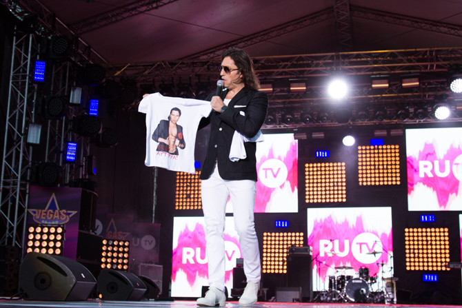 Александр Ревва публично признался в любви к Артуру Пирожкову