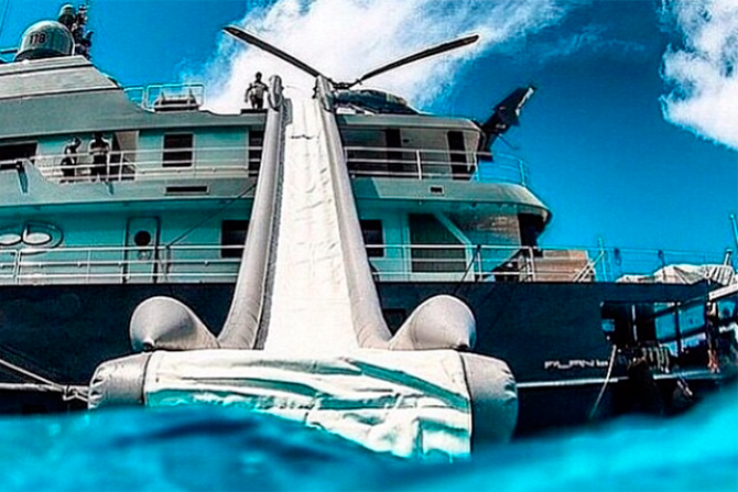 Распоряжаясь неограниченными средствами, сильные мира сего могут позволить себе самый разнообразный отдых, отвечающий любым желаниям