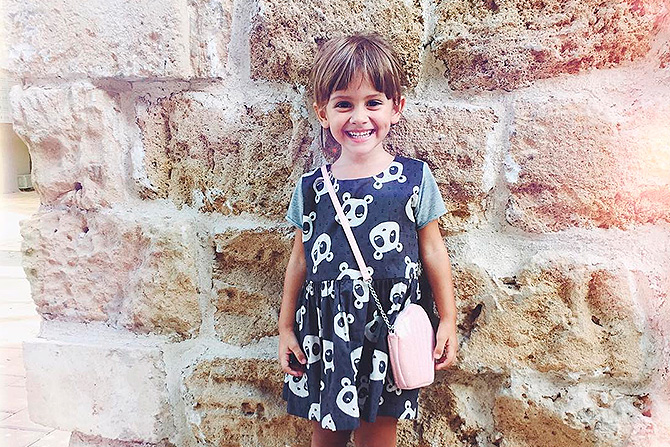 В детский сад в Израиле оправилась дочь актрисы Анастасии Цветаевой Эстер