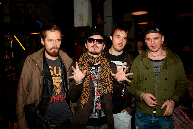 Поздравить Варвару с выходом клипа пришли многие коллеги по цеху, в частности, на мероприятии отличилась группа Krugers