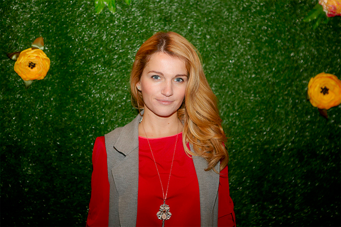 Поддержать Варю пришла певица и актриса, бывшая солистка российской группы Reflex Евгения Малахова