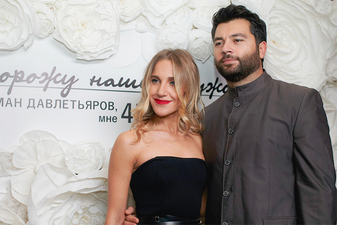 Поздравить виновника торжества прибыла и певица Юля Ковальчук вместе с мужем Алексеем Чумаковым