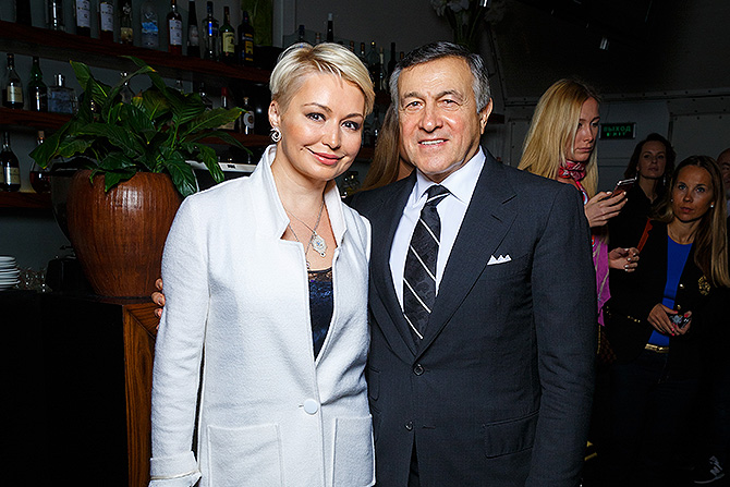 Катя Лель также не могла оставить без внимания говоршину смерти Муслима Магомаева