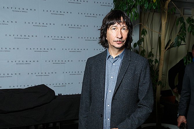 На мероприятие, посвященное великому исполнителю традиционно пришли сотни людей, среди них был и солист группы А'Studio Байгали