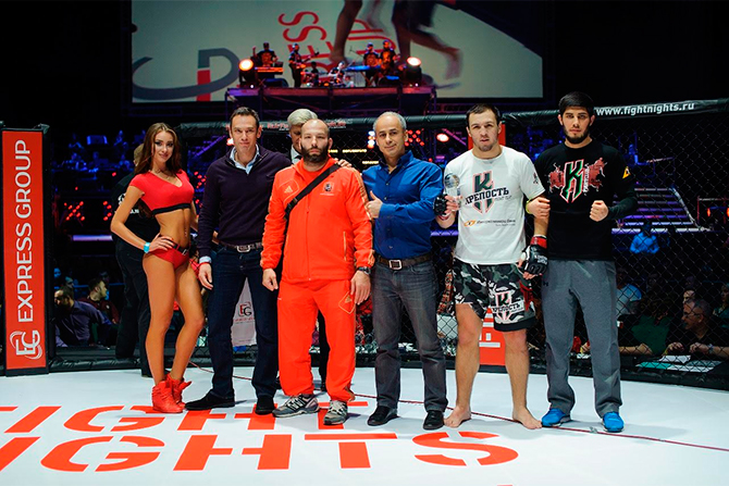 На итоговом спортивном шоу по смешанным единоборствам, которое пройдет в Москве, российский промоушен вновь порадует любителей ММА красочным шоу и яркими боями