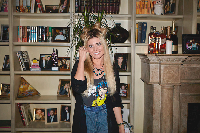 Дочь певицы Валерии Анна Шульгина, решившая покорить шоу-бизнес, стала "Открытием года"