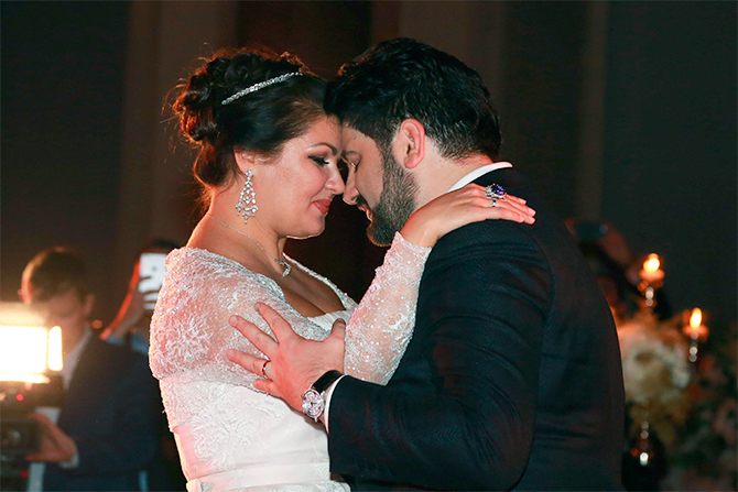 Знаменитая оперная певица вышла замуж за азербайджанского тенора Юсифа Эйвазова. Церемония бракосочетания прошла во Дворце Кобург в Вене