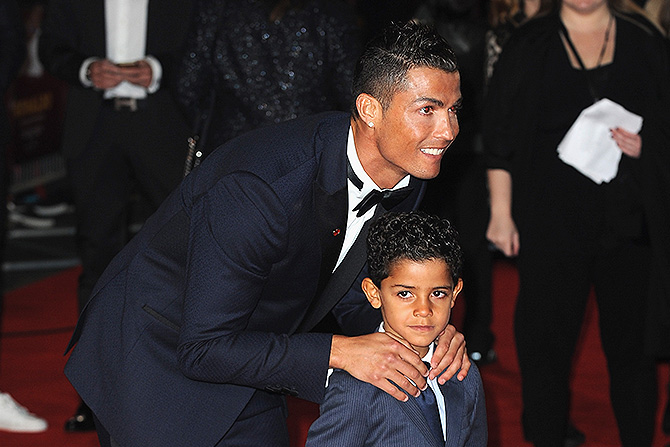 Криштиану Роналду вместе со своей мамой растит пятилетнего сына Криштиану Роналду-младшего