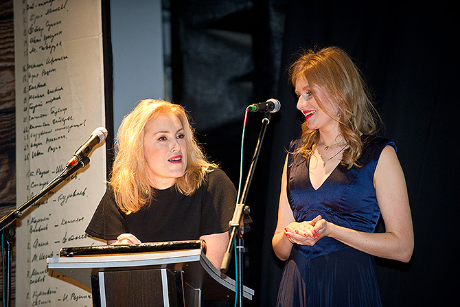 Ведущими вечера стали Мария и Анна Шукшины