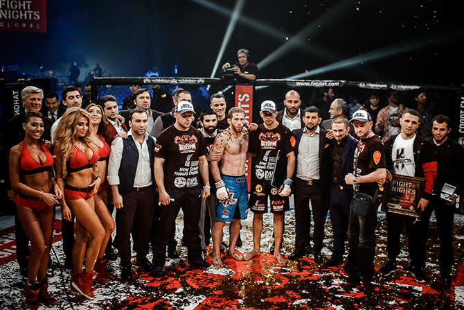 Восстановившийся после травмы боец FN Team Минеев провел яркий и зрелищный бой, где в несвойственной для себя манере удушающим приемом усыпил белорусского бойца Бориса Мирошниченко