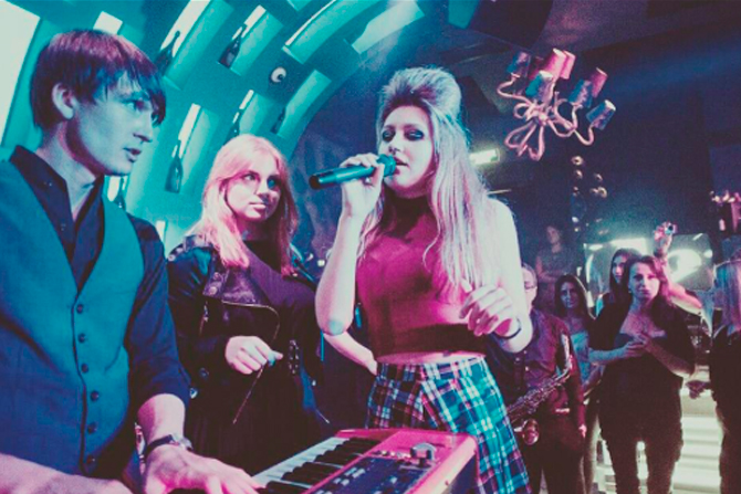 Василиса увлекается танцами на шесте