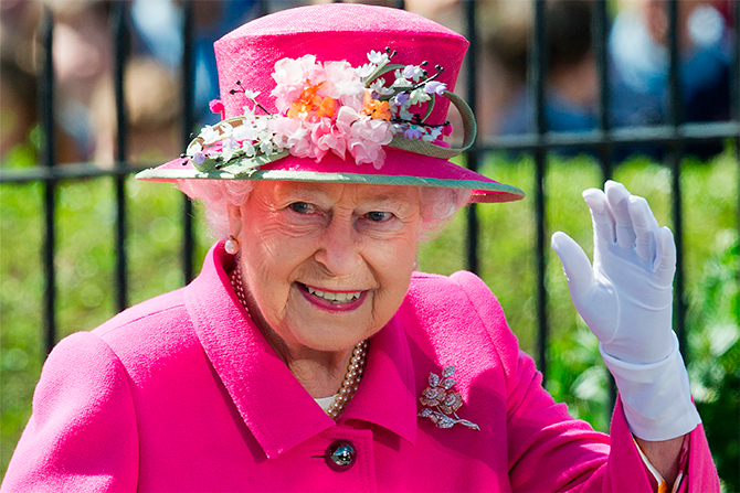 Самая известная и популярная среди современных монархов, Елизавета II продолжает удивлять и в 90-летнем возрасте