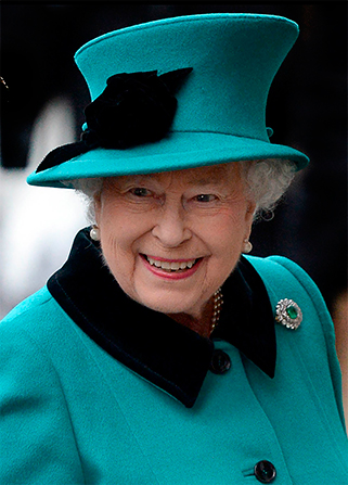 Никаких фруктов, футуристических конструкций - в общем, никакого экстремизма в шляпках