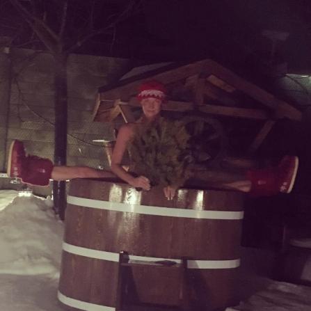 Не останавливает Волочкову и 30-градусный мороз