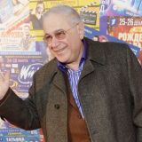 Молодая жена пообещала родить пятерых детей Евгению Петросяну