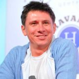 Сразу с двумя: одинокий Тимур Батрутдинов пустился во все тяжкие в Таиланде